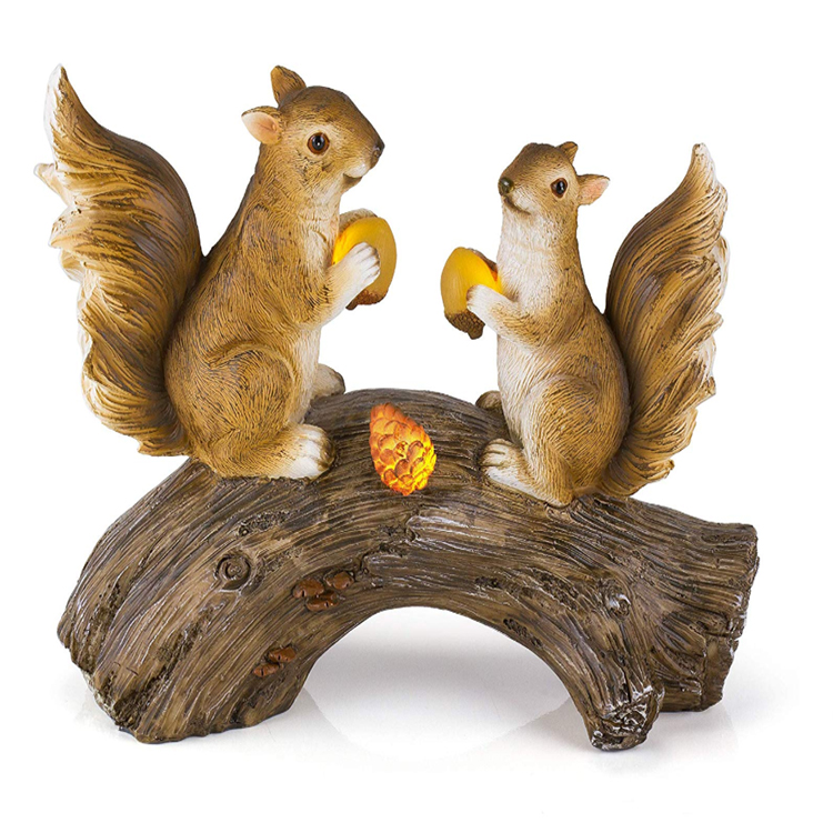 Decorative polyresin figurine statue squirrel  garden log squirrel